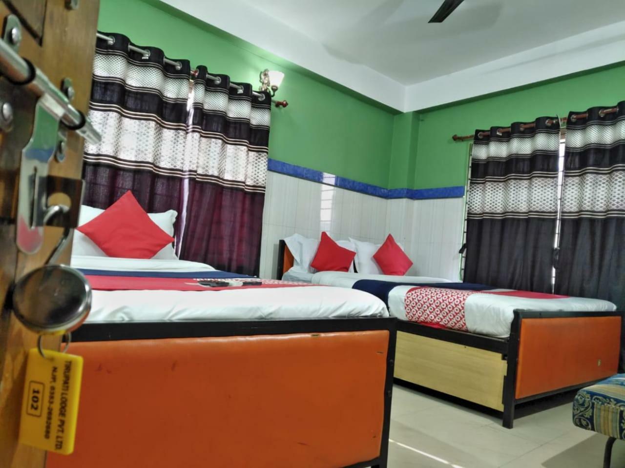 Tirupati Lodge Njp Siliguri Luaran gambar